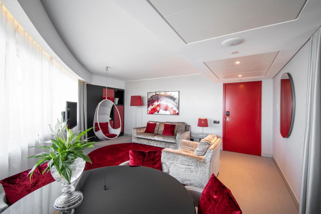 Myriad By Sana Hotels Lisbon Exterior photo A suite at the Mandarin Oriental